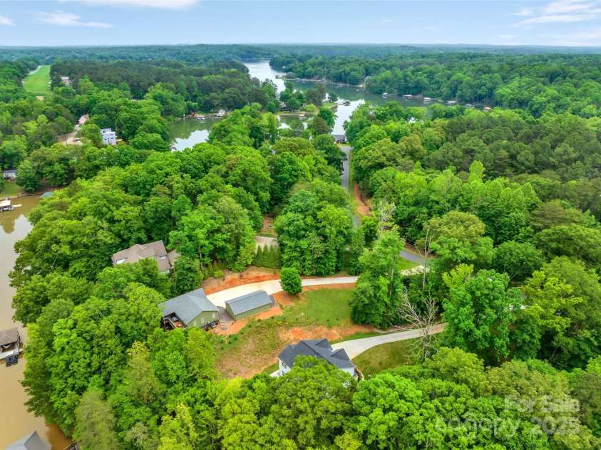 8136 Energy Lane, Catawba, NC 28609.  MLS# CAR4250901, YatesRealty ID 11480. Lake