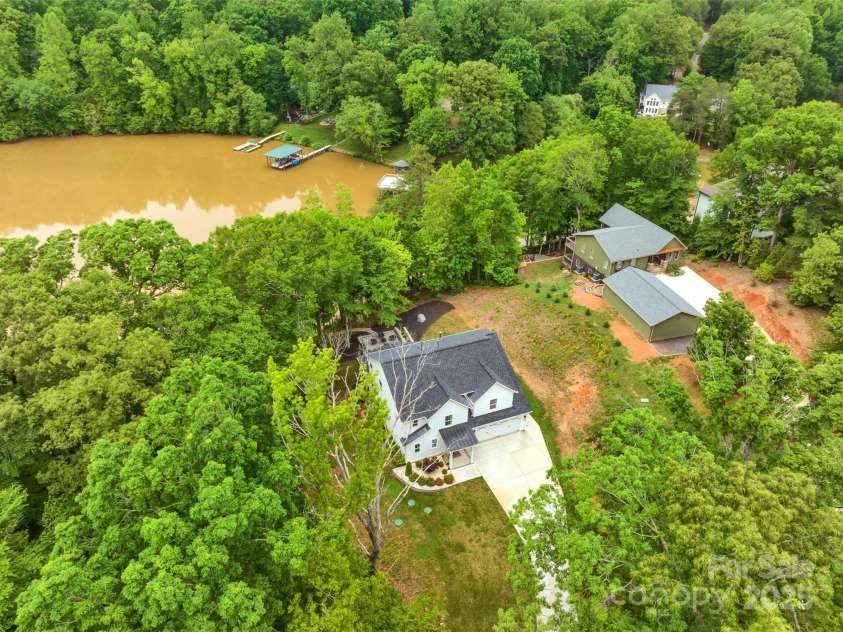 8136 Energy Lane, Catawba, NC 28609.  MLS# CAR4250901, YatesRealty ID 11480. Lake