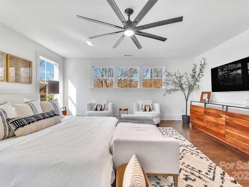 8136 Energy Lane, Catawba, NC 28609.  MLS# CAR4250901, YatesRealty ID 11480. Primary bedroom