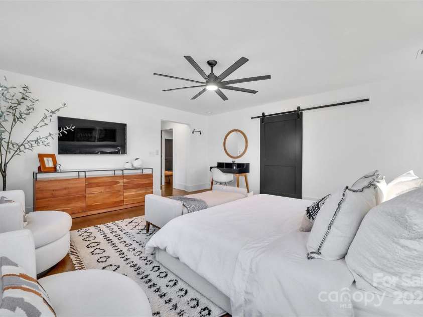 8136 Energy Lane, Catawba, NC 28609.  MLS# CAR4250901, YatesRealty ID 11480. Primary bedroom