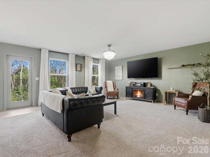 422 Perry Lane, Marshville, NC 28103.  MLS# CAR4359828, YatesRealty ID 11481. 