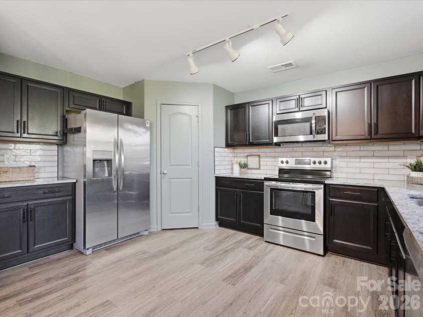 422 Perry Lane, Marshville, NC 28103.  MLS# CAR4359828, YatesRealty ID 11481. 