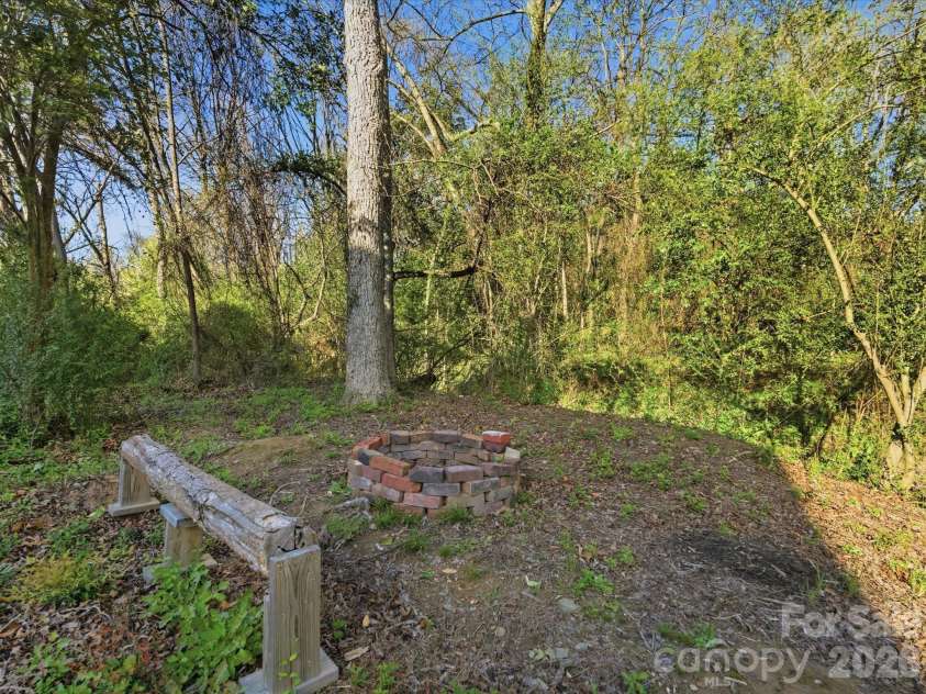422 Perry Lane, Marshville, NC 28103.  MLS# CAR4359828, YatesRealty ID 11481. 