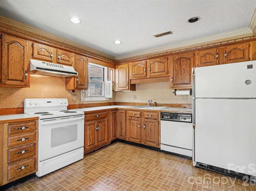 2925 Misty Plum Court, Fort Mill, SC 29715.  MLS# CAR4357136, YatesRealty ID 11482. 