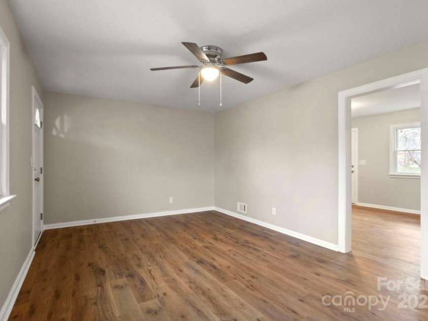 901 Wyke Road, Shelby, NC 28150.  MLS# CAR4219638, YatesRealty ID 11482. 