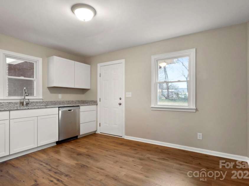 901 Wyke Road, Shelby, NC 28150.  MLS# CAR4219638, YatesRealty ID 11482. 