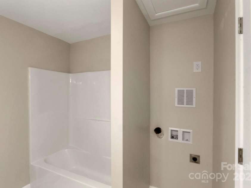 901 Wyke Road, Shelby, NC 28150.  MLS# CAR4219638, YatesRealty ID 11482. 