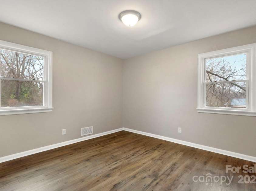 901 Wyke Road, Shelby, NC 28150.  MLS# CAR4219638, YatesRealty ID 11482. 