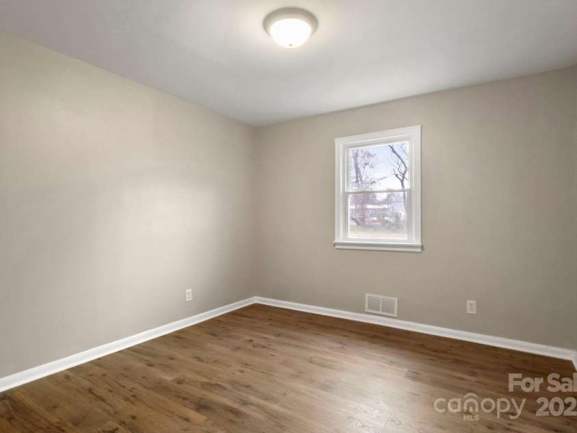 901 Wyke Road, Shelby, NC 28150.  MLS# CAR4219638, YatesRealty ID 11482. 