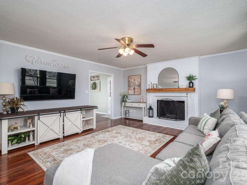 4804 Cedar Court, Gastonia, NC 28056.  MLS# CAR4356344, YatesRealty ID 11483. 