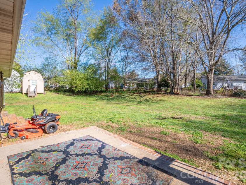 4804 Cedar Court, Gastonia, NC 28056.  MLS# CAR4356344, YatesRealty ID 11483. 