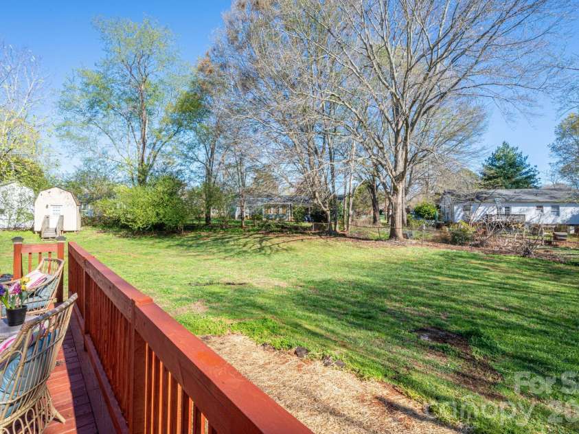 4804 Cedar Court, Gastonia, NC 28056.  MLS# CAR4356344, YatesRealty ID 11483. Large backyard.