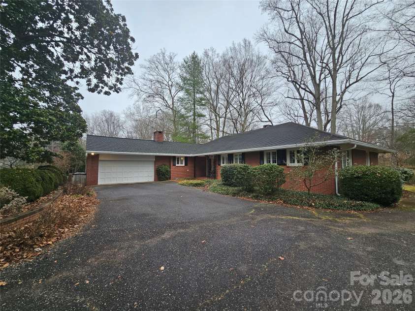 125 Hillside Drive, Shelby, NC 28150.  MLS# CAR4345337, YatesRealty ID 11484. 