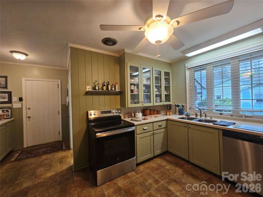 125 Hillside Drive, Shelby, NC 28150.  MLS# CAR4345337, YatesRealty ID 11484. 