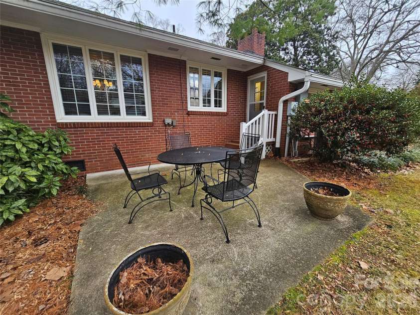 125 Hillside Drive, Shelby, NC 28150.  MLS# CAR4345337, YatesRealty ID 11484. 