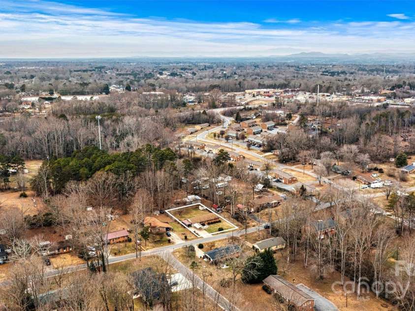 1665 26th Street, Hickory, NC 28601.  MLS# CAR4217513, YatesRealty ID 11485. 