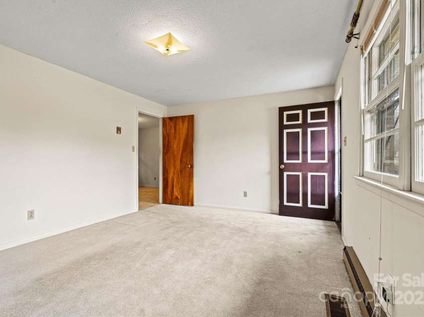 1665 26th Street, Hickory, NC 28601.  MLS# CAR4217513, YatesRealty ID 11485. 