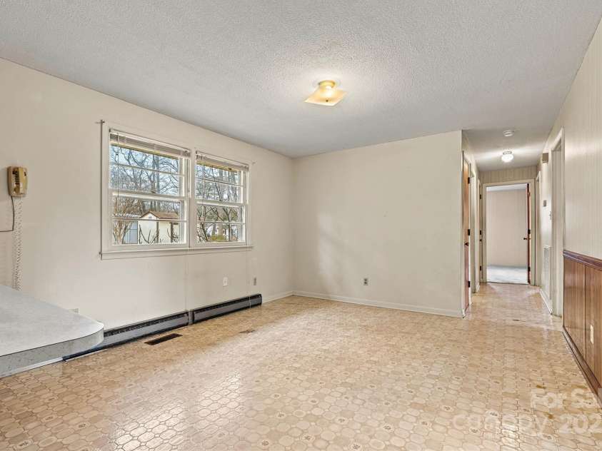 1665 26th Street, Hickory, NC 28601.  MLS# CAR4217513, YatesRealty ID 11485. 