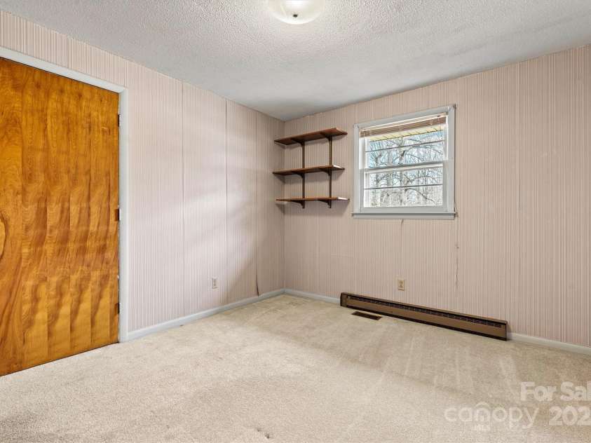 1665 26th Street, Hickory, NC 28601.  MLS# CAR4217513, YatesRealty ID 11485. 