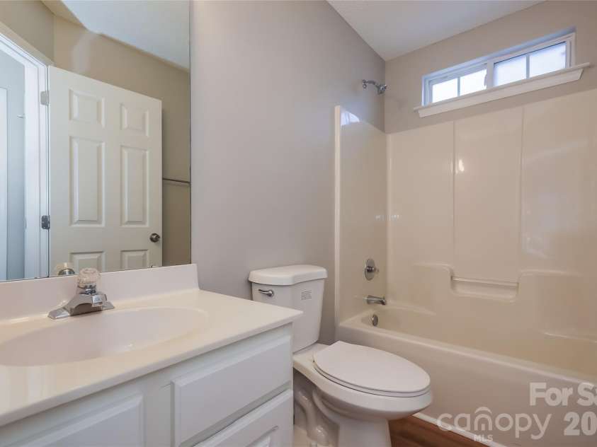 5022 Silabert Avenue, Charlotte, NC 28205.  MLS# CAR4367663, YatesRealty ID 11485. 