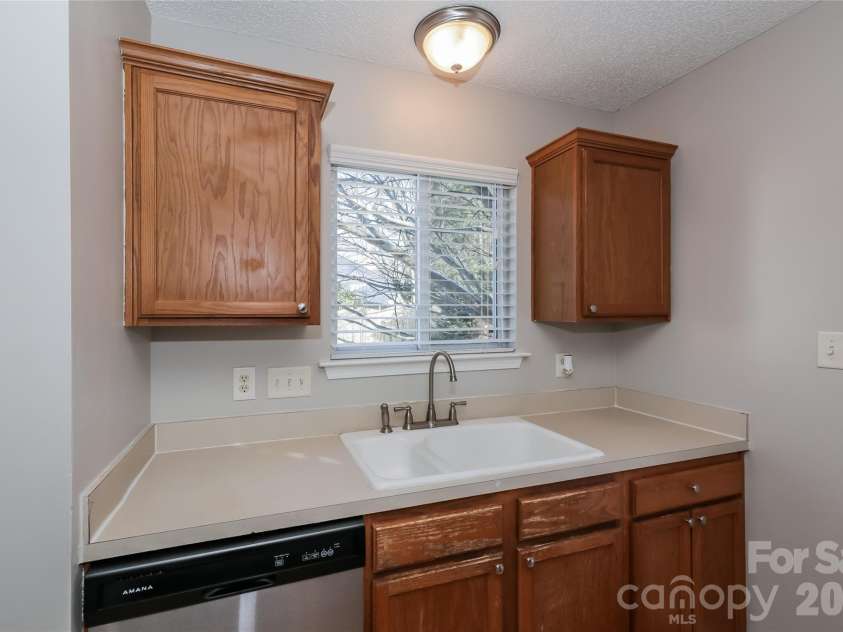 5022 Silabert Avenue, Charlotte, NC 28205.  MLS# CAR4367663, YatesRealty ID 11485. 