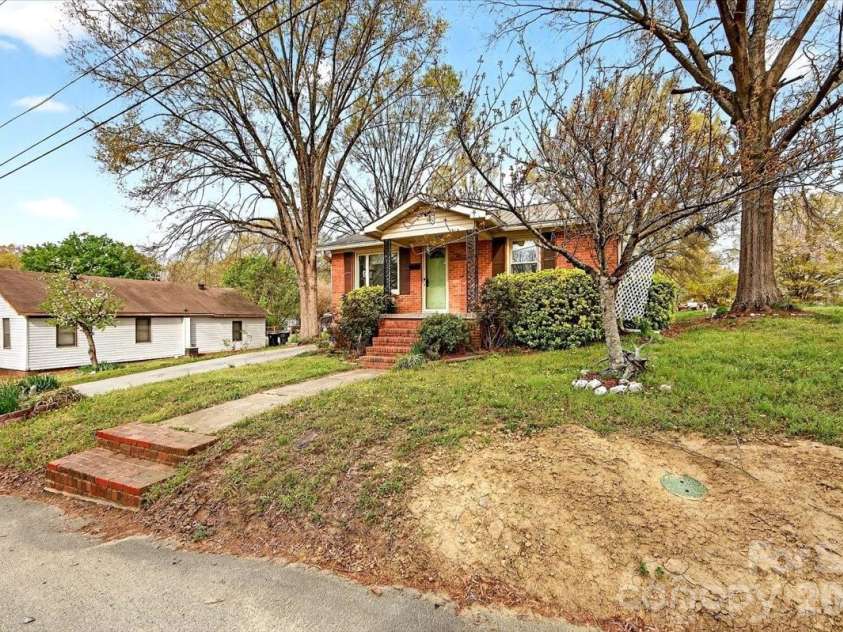 199 Mckinnon Avenue, Concord, NC 28025.  MLS# CAR4359449, YatesRealty ID 11486. 
