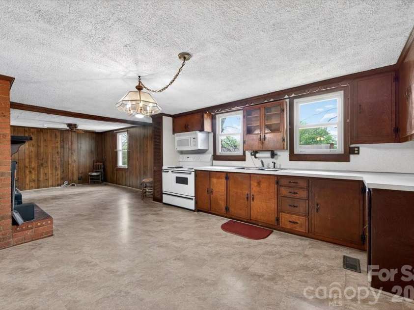 199 Mckinnon Avenue, Concord, NC 28025.  MLS# CAR4359449, YatesRealty ID 11486. 