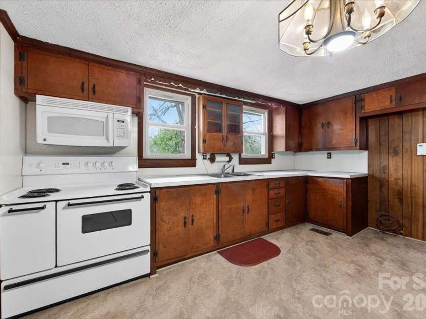 199 Mckinnon Avenue, Concord, NC 28025.  MLS# CAR4359449, YatesRealty ID 11486. 