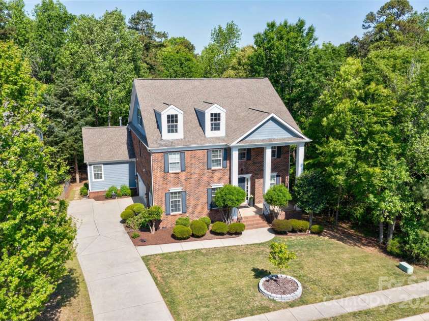 9810 Daufuskie Drive, Charlotte, NC 28278.  MLS# CAR4247189, YatesRealty ID 11486. 