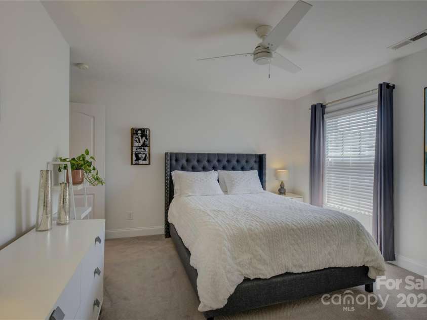 9810 Daufuskie Drive, Charlotte, NC 28278.  MLS# CAR4247189, YatesRealty ID 11486. 