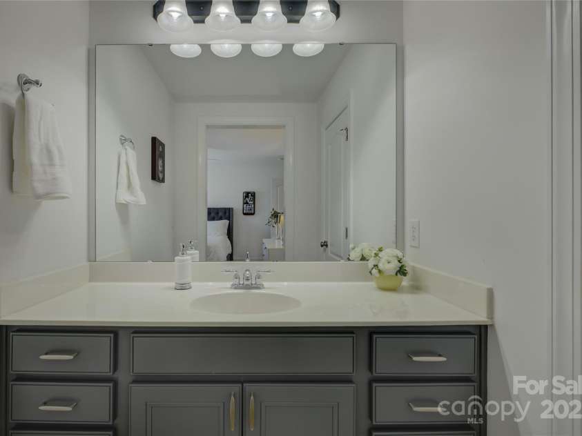 9810 Daufuskie Drive, Charlotte, NC 28278.  MLS# CAR4247189, YatesRealty ID 11486. 