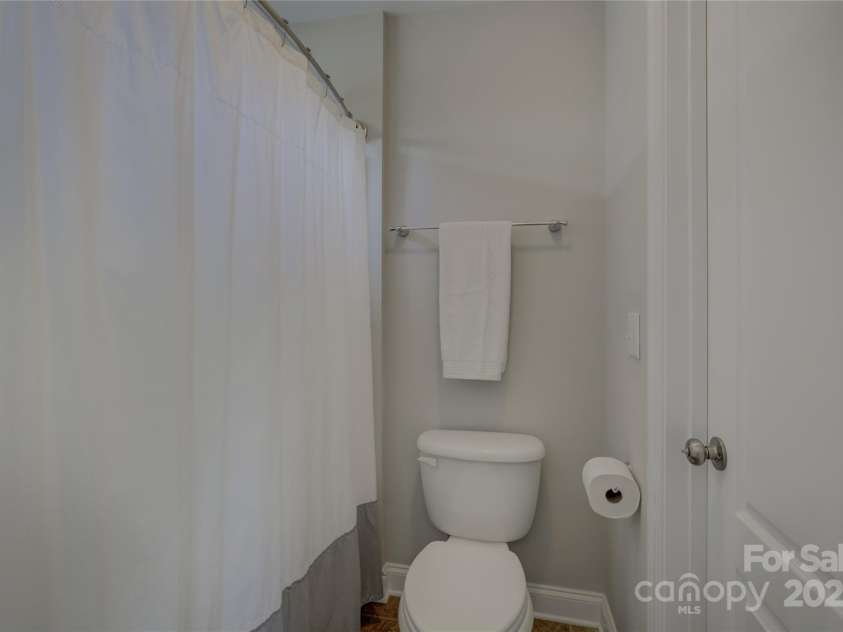 9810 Daufuskie Drive, Charlotte, NC 28278.  MLS# CAR4247189, YatesRealty ID 11486. 