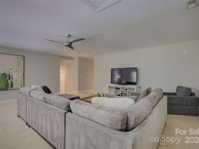 9810 Daufuskie Drive, Charlotte, NC 28278.  MLS# CAR4247189, YatesRealty ID 11486. 