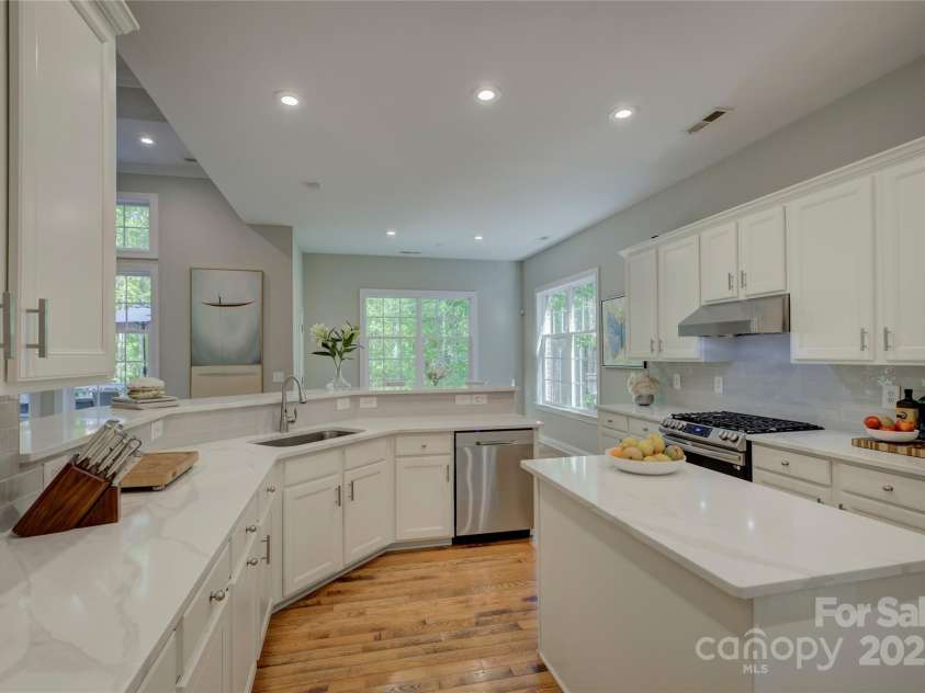 9810 Daufuskie Drive, Charlotte, NC 28278.  MLS# CAR4247189, YatesRealty ID 11486. 