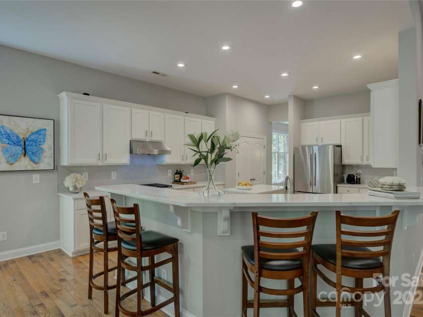 9810 Daufuskie Drive, Charlotte, NC 28278.  MLS# CAR4247189, YatesRealty ID 11486. 