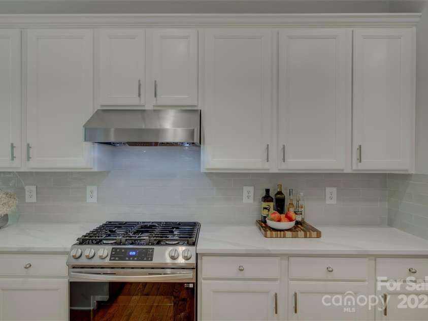 9810 Daufuskie Drive, Charlotte, NC 28278.  MLS# CAR4247189, YatesRealty ID 11486. 