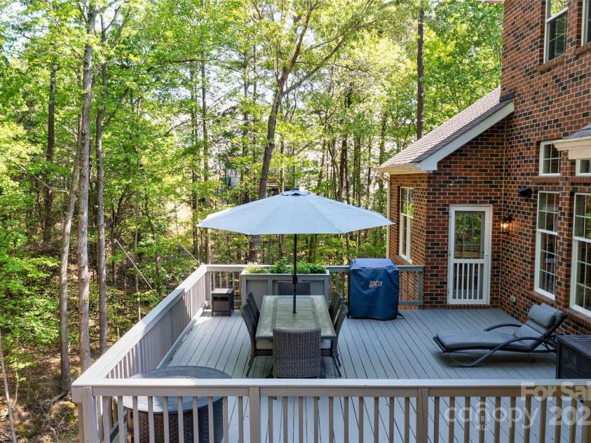 9810 Daufuskie Drive, Charlotte, NC 28278.  MLS# CAR4247189, YatesRealty ID 11486. 