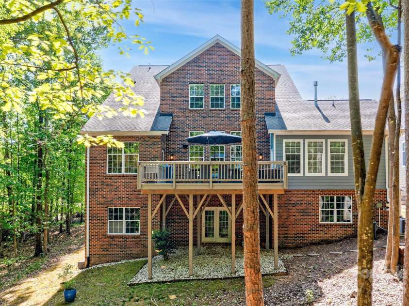 9810 Daufuskie Drive, Charlotte, NC 28278.  MLS# CAR4247189, YatesRealty ID 11486. 