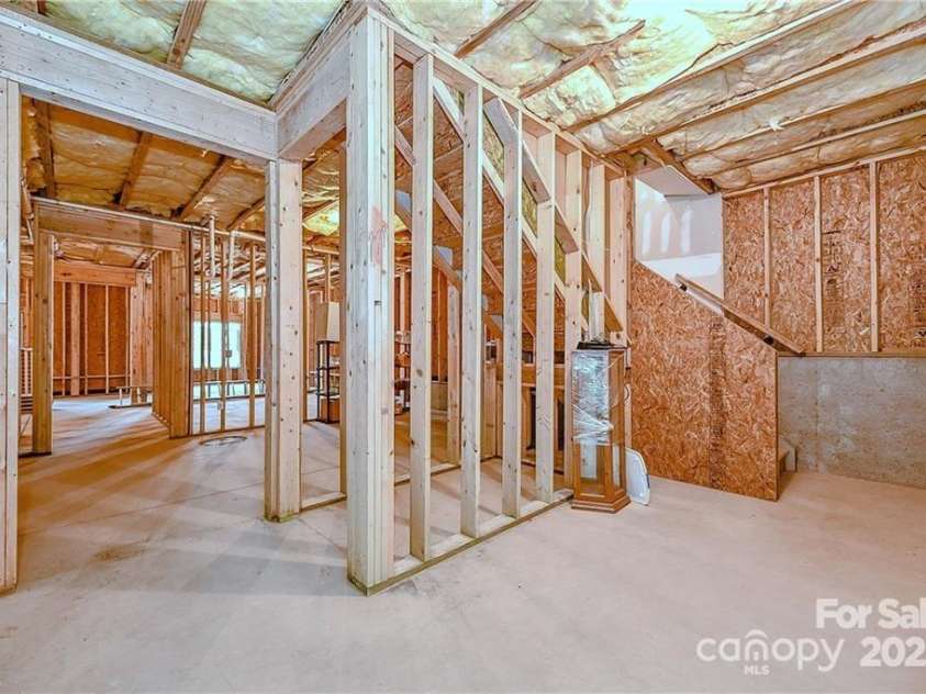9810 Daufuskie Drive, Charlotte, NC 28278.  MLS# CAR4247189, YatesRealty ID 11486. Almost 1800 SqFt