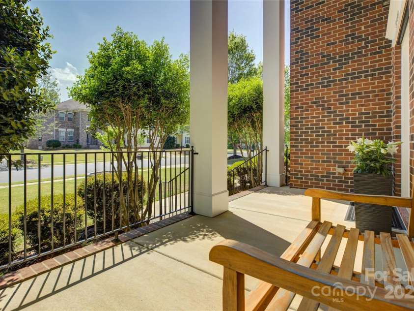 9810 Daufuskie Drive, Charlotte, NC 28278.  MLS# CAR4247189, YatesRealty ID 11486. Great front porch