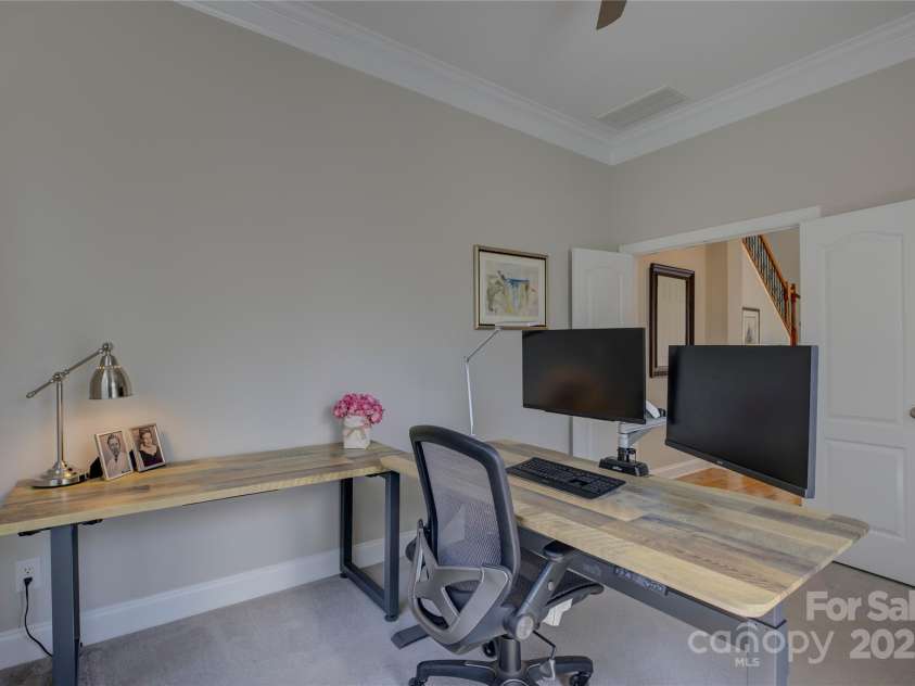9810 Daufuskie Drive, Charlotte, NC 28278.  MLS# CAR4247189, YatesRealty ID 11486. Office on the main