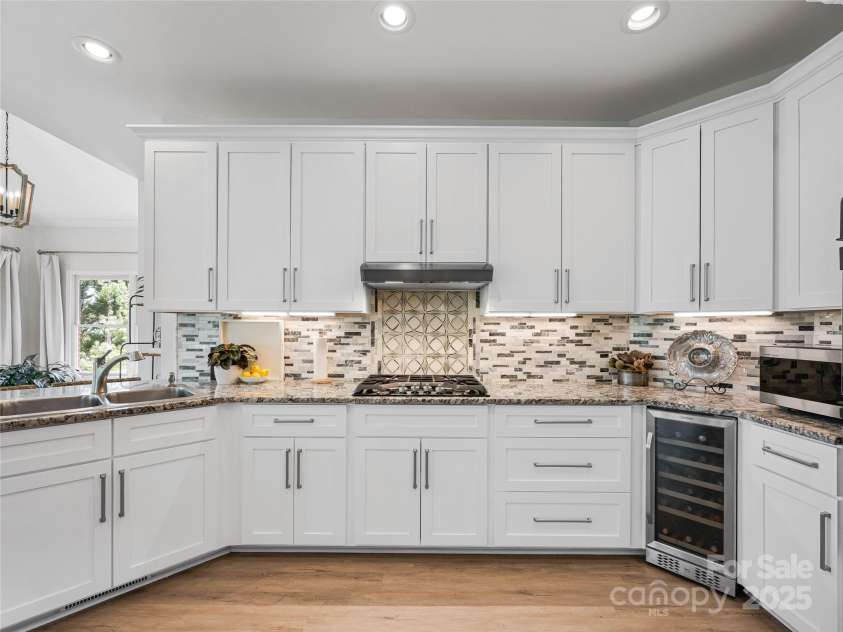 50 Hillcrest Drive, Weaverville, NC 28787.  MLS# CAR4252003, YatesRealty ID 11488. 