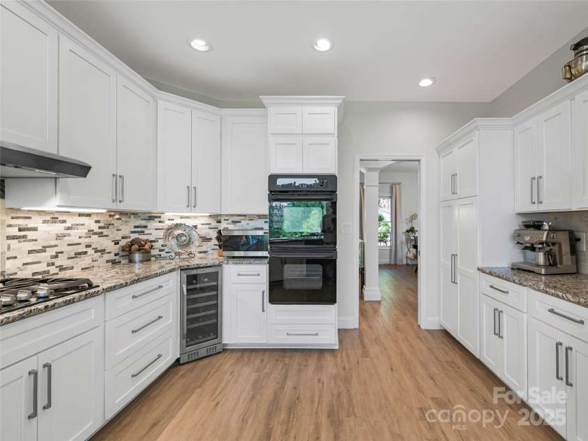 50 Hillcrest Drive, Weaverville, NC 28787.  MLS# CAR4252003, YatesRealty ID 11488. 