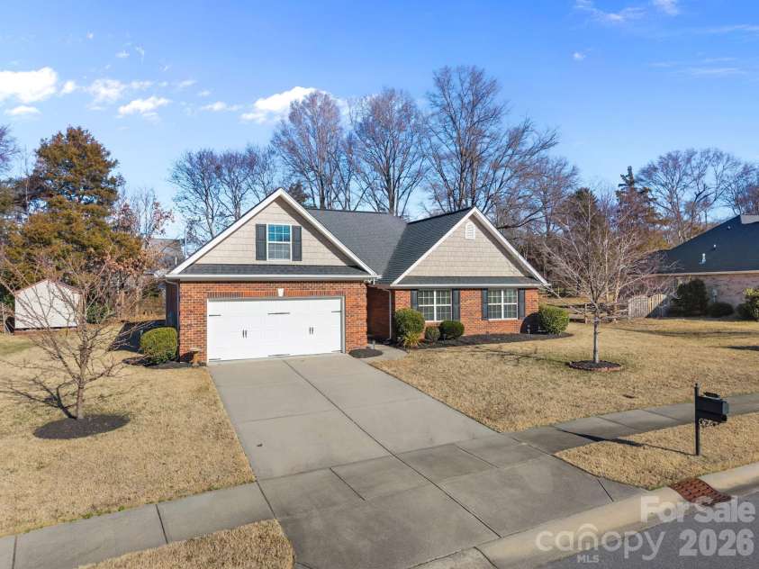 855 Juanita Drive, Concord, NC 28027.  MLS# CAR4337185, YatesRealty ID 11488. 