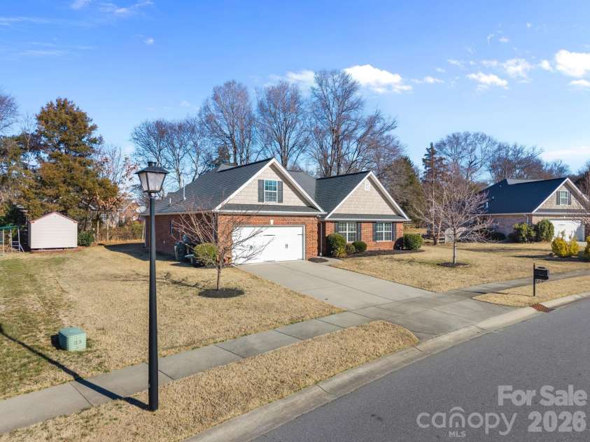 855 Juanita Drive, Concord, NC 28027.  MLS# CAR4337185, YatesRealty ID 11488. 