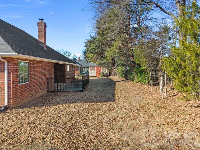 855 Juanita Drive, Concord, NC 28027.  MLS# CAR4337185, YatesRealty ID 11488. 