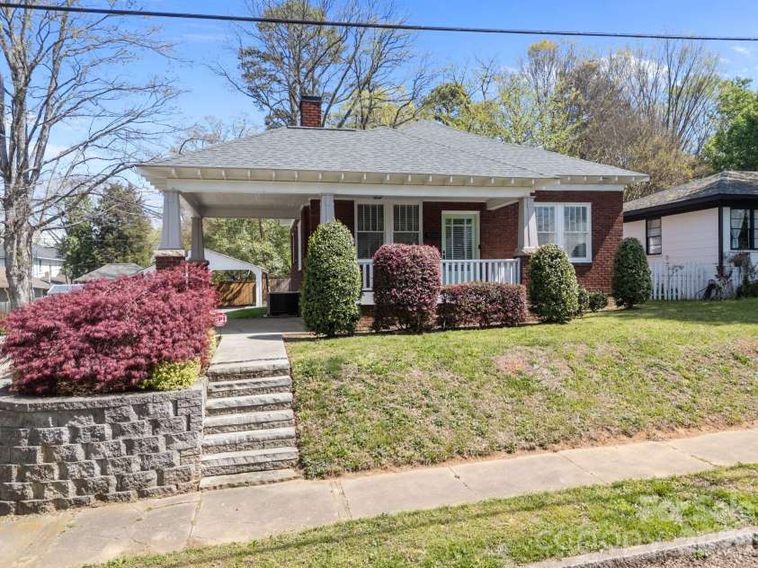 112 Steele Street, Salisbury, NC 28144.  MLS# CAR4360441, YatesRealty ID 11489. 