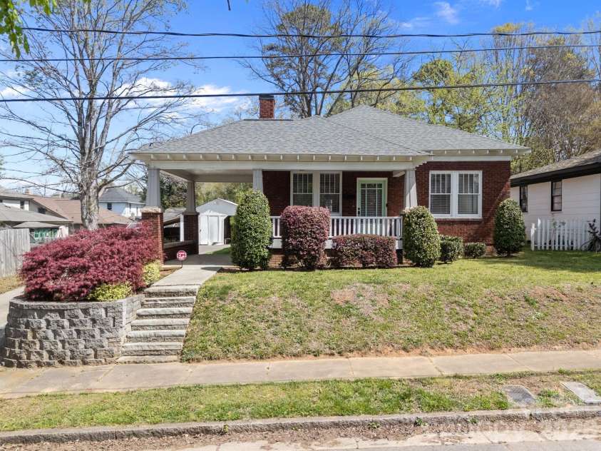 112 Steele Street, Salisbury, NC 28144.  MLS# CAR4360441, YatesRealty ID 11489. 