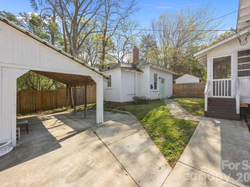 112 Steele Street, Salisbury, NC 28144.  MLS# CAR4360441, YatesRealty ID 11489. 
