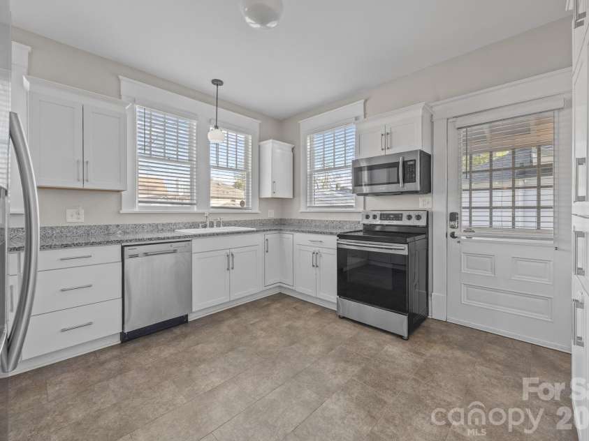 112 Steele Street, Salisbury, NC 28144.  MLS# CAR4360441, YatesRealty ID 11489. 